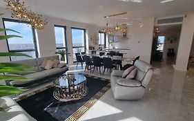 Jtower Royal Suites Apartments & Penthouse